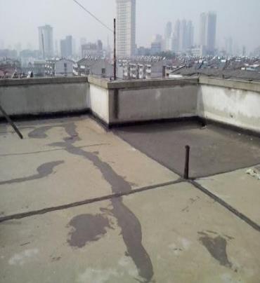 改则漏水维修 楼顶漏水是什么原因，楼顶漏水维修方法是什么?